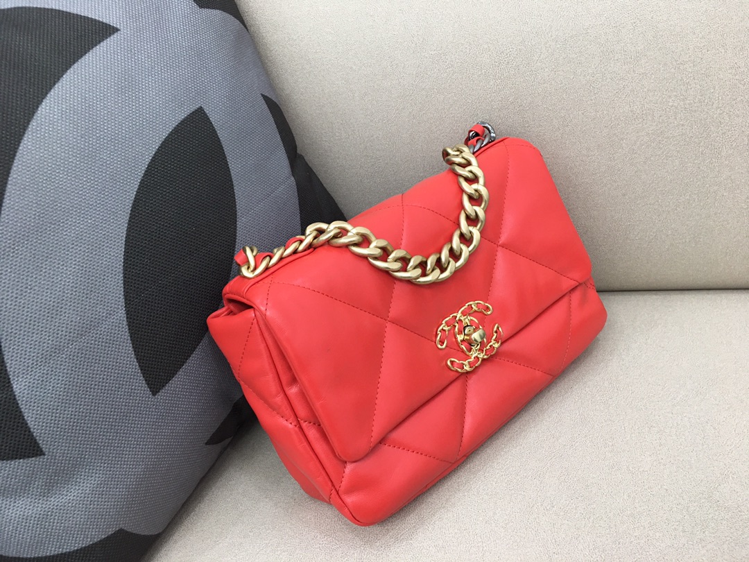 Lambskin 19 Handbag Flap Bag AS1160 Red